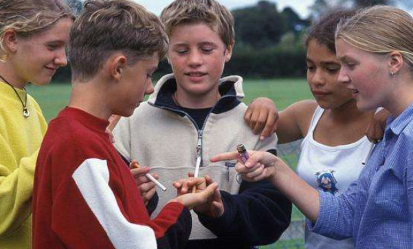 抽煙的原因是什么(顯擺) 青少年抽煙的原因含自我傷害傾向