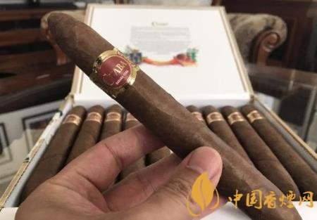 庫(kù)阿巴杰出雪茄圖片及口感品析 適合老茄客的一款雪茄！